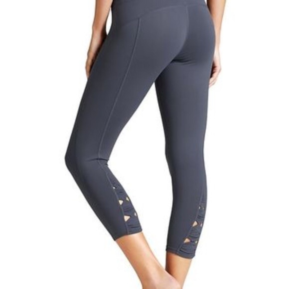Athleta Power X's & O's Capri Leggings M Grey